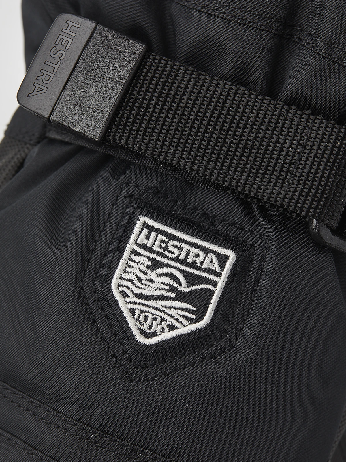 Hestra Gore-Tex Gauntlet Jr. Mitt - Black 2 Hestra Gore-Tex Gauntlet Jr. Mitt - Black - Image 2