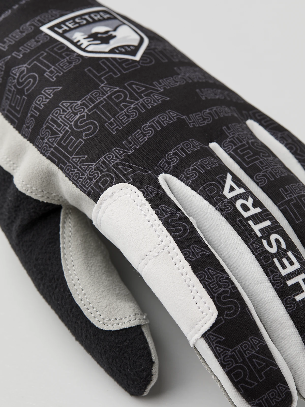 Hestra Windstopper Active Grip 5-finger - Black Print 4 Hestra Windstopper Active Grip 5-finger - Black Print - Image 4